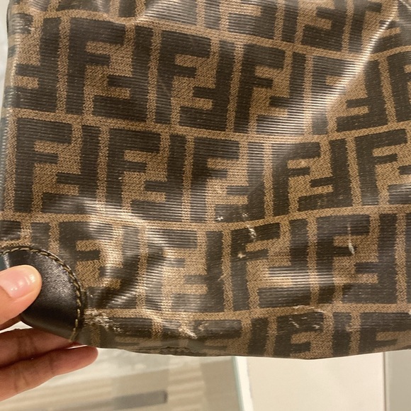 🌊Vintage 100% Authentic Fendi Crossbody Bag🌊 - Picture 5 of 11